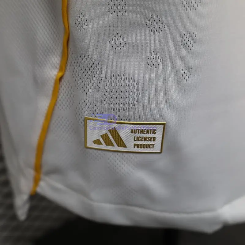 Camiseta Real Madrid 2025/2026 1ª Equipación Blanco con Parche HP (EDICIÓN JUGADOR)
