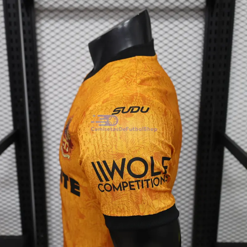Camiseta Wolverhampton Wanderers 2026/2027 1ª Equipación Amarillo (EDICIÓN JUGADOR)