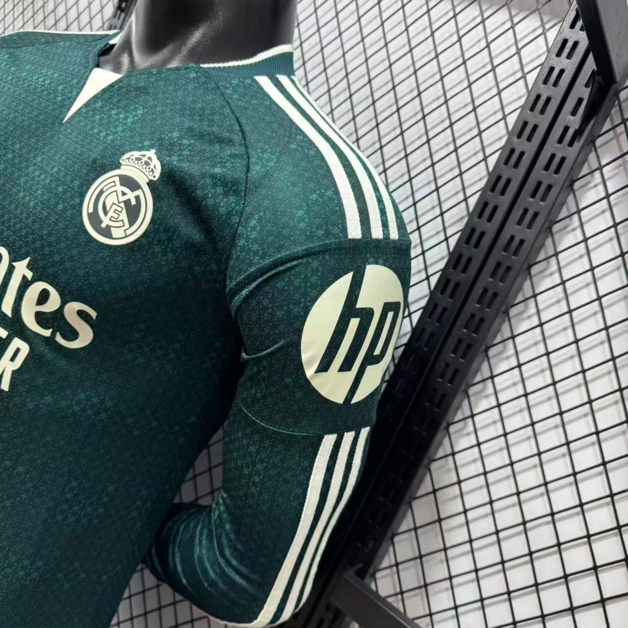 Camiseta Real Madrid 2026/2027 2ª Equipación ML Verde Oscuro (EDICIÓN JUGADOR)