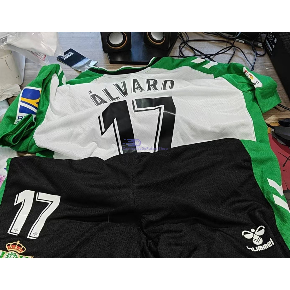 Camiseta ÁLVARO 17 Real Betis 2022/23 Primera Equipación Niño Kit con parche La Liga - Talla #28 (155cm-165cm)